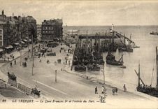 CPA Le Treport Le Quai Francois 1er et l'Entree du Port Bateaux