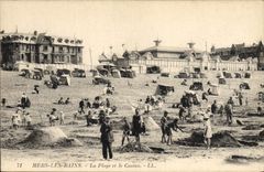 VINTAGE POSTCARD Seas Les Bains the Beach and the Casino