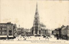 CPA Tourcoing La Place de la Republique et l'Eglise Saint Christophe