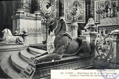Basílica de Lyon de la POSTAL de la VENDIMIA de Notre Dame de Fourviere Lions en la entrada del santuario
