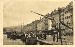 VINTAGE POSTCARD Toulon the Cross-section of the Port Boats