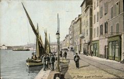 CPA Toulon Le quai de Cronstadt Bateau Coiffeur