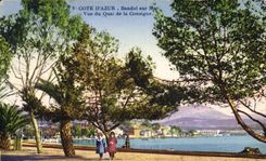 VINTAGE POSTCARD Dimension Of Bandol Azure on Sea Seen of the quay of the Instruction