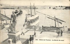 VINTAGE POSTCARD Tade of Toulon squares It Port Boat