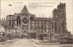 CPA Reims La Cathedrale Apres le Bombardement Militaria