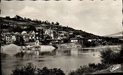 CPM Port Saint Marie Le Pont vu de profil et la ville