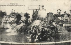 CPA Bordeaux Monument Des Girondins