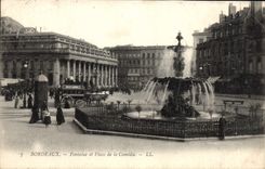 CPA Bordeaux Fontaine Et Place De La Comedie
