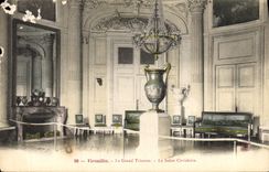 VINTAGE POSTCARD Versailles Large Trianon Circular Saon