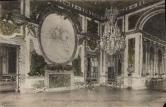 VINTAGE POSTCARD Versailles the Castle Living room of the war