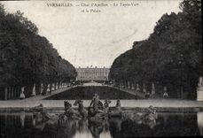 VINTAGE POSTCARD Versailles Tank of Apollo the green Carpet and the palate