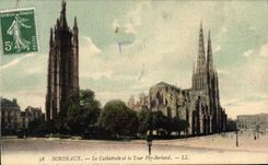CPA Bordeaux La Cathedrale et la Tour Pey Berland