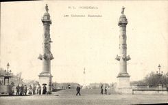 CPA Bordeaux Les Colonnes Rostrales Tramway