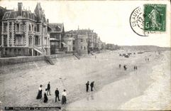 Chalets y castillo de Trouville de la POSTAL de la VENDIMIA