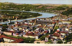 CPA Vienne Sur Le Rhone Vue d'ensemble de la ville