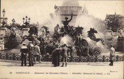 CPA Bordeaux Monument des Girondins 