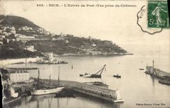 CPA Nice L'Entree du Port Vue prise du chateau Bateaux 