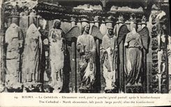 POSTAL Reims de la VENDIMIA la catedral norteña que extiende el pórtico izquierdo Militaria