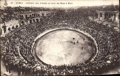 CPA Nimes Interieur des Arenes Un Jour de Mise a Mort Corrida Taureau