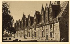 VINTAGE POSTCARD Josselin interior Frontage of the Castle giving on the Main courtyard