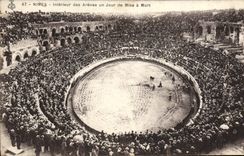 CPA Nimes Interieur des Arenes un Jour de Mise a Mort Corrida