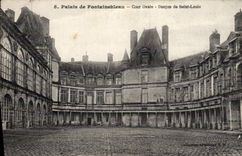 CPA Palais de Fontainebleau Cour Ovale Donjon de Saint Louis