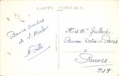 CPA Saint Malo Promenade des Remparts et le Chateau