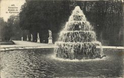 VINTAGE POSTCARD Versailles Basin of the Pyramid