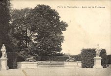 VINTAGE POSTCARD Park Of Versailles Bath on the Terrace