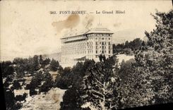 VINTAGE POSTCARD Make Romeu the Large Hotel