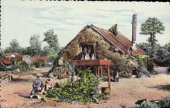 CPM Ferme normande Folklore Femme Enfants 