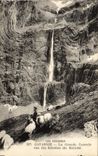 CPA Les Pyrenees Gavarnie La Grande Cascade vue des echelles du Saradet Berger Moutons