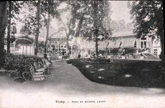 VINTAGE POSTCARD Vichy Park And Lardy Source