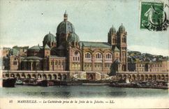 CPA Marseille La Cathedrale prise de la Jetee de la Joliette 