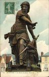 CPA Beauvais La Statue de Jeanne Hachette