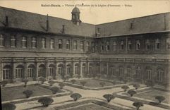 Casa santa de Denis de la POSTAL de la VENDIMIA de la educación de la legión de patio del honor