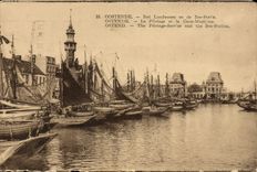 VINTAGE POSTCARD Oostende Ret Loowezen in Zee Statie Boat