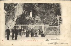 VINTAGE POSTCARD Heavy the Cave of Notre Dame