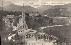 VINTAGE POSTCARD Heavy Whole of the Basilica and the rosary