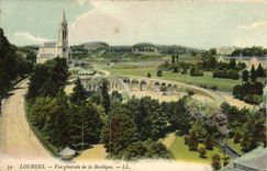 VINTAGE POSTCARD Heavy View Of the Basilica