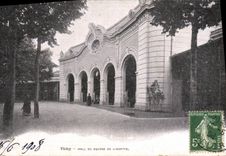 CPA Vichy Hall Du Square De L'Hopital