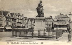 CPA Beauvais La Statue de Jeanne Hachette 