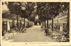 CPA Vichy L'allee Principale 