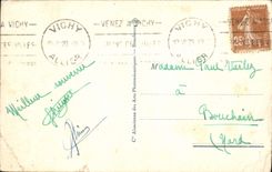 CPA Vichy Le Parc devant la Source de l'hopital