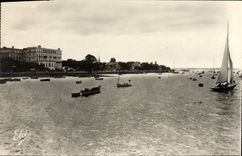 MODERN CARD Arcachon Against Day On the Large Hotel