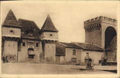 VINTAGE POSTCARD Cahors Weephole And Turn Of Hung