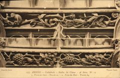 CPA Amiens Cathedrale Stalles du choeur Frise au Dais 