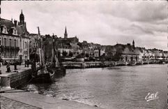 POSTAL MODERNA Trouville visto en los barcos portuarios