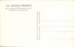 Opinión de Clermont-Ferrand de la POSTAL de la VENDIMIA sobre su catedral