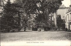 VINTAGE POSTCARD Castle of Auberdiere the park